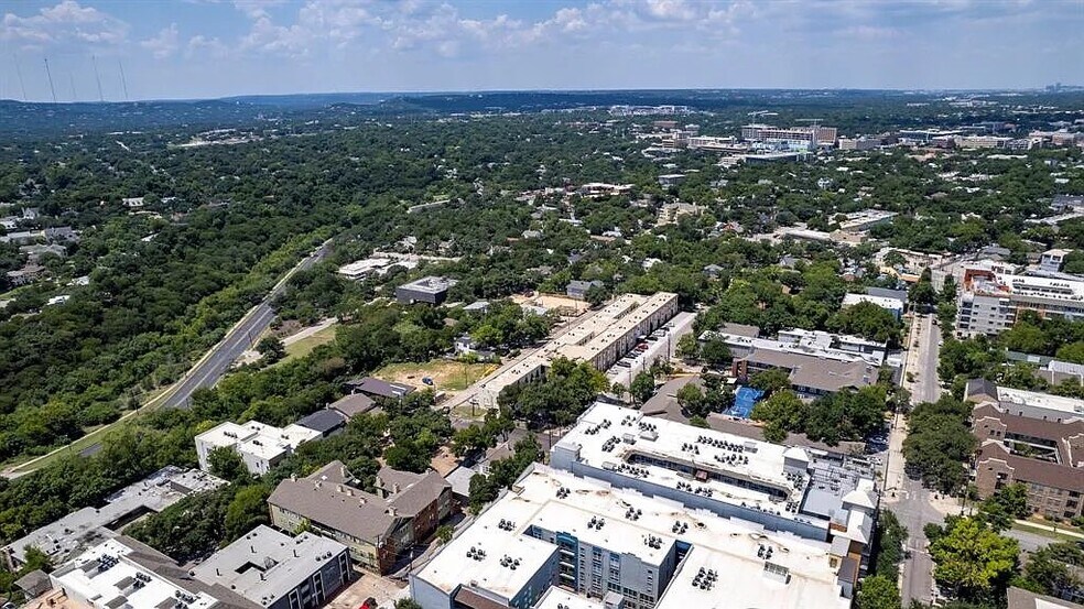 Building Photo - 2802 Salado St