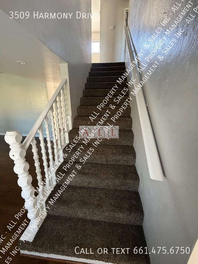 Building Photo - 3509 Harmony Dr