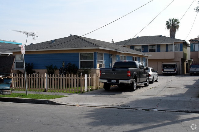 Primary Photo - 11028-11034 Acacia Ave
