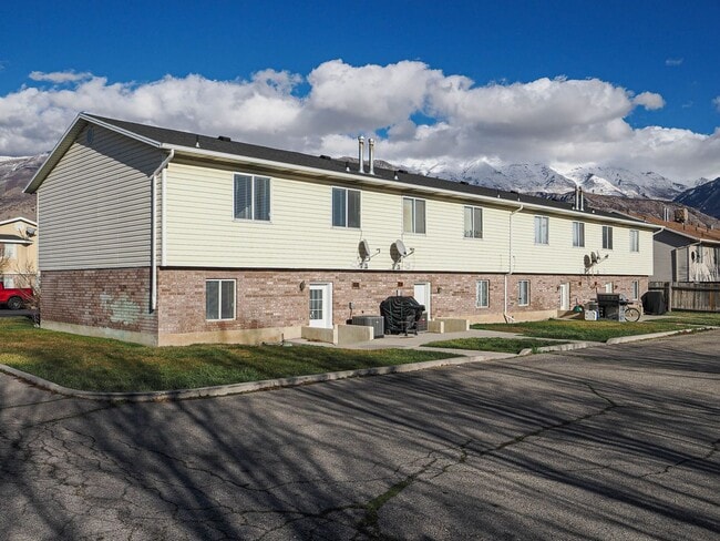 Building Photo - RES_LI_1683