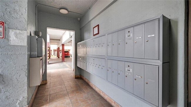 Building Photo - 6070 W 19th Ave