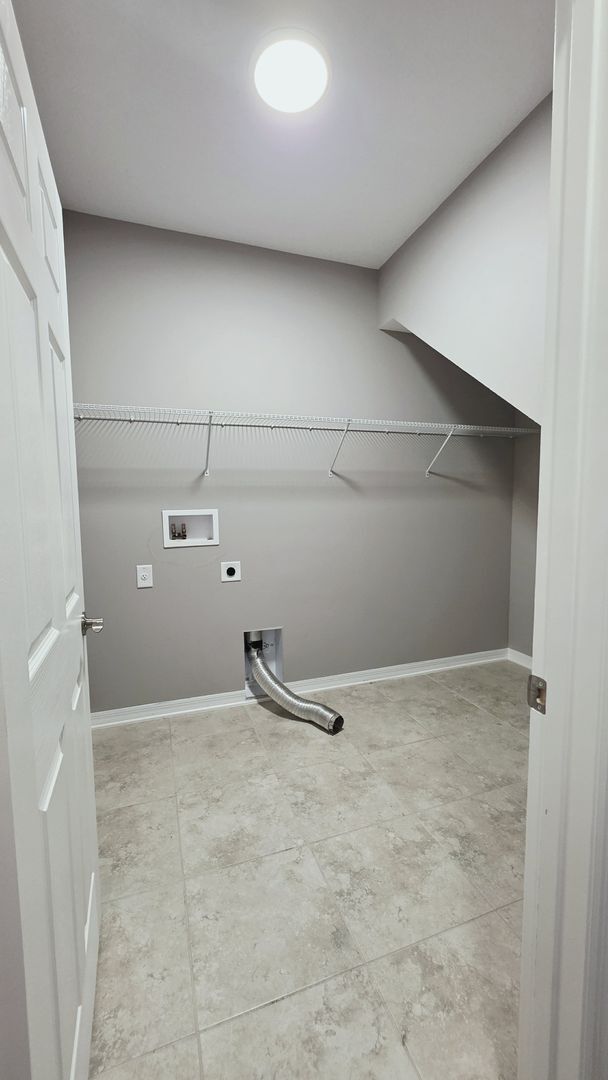 Building Photo - Executive 4BR / 3.5BA Home | Loft • Office...