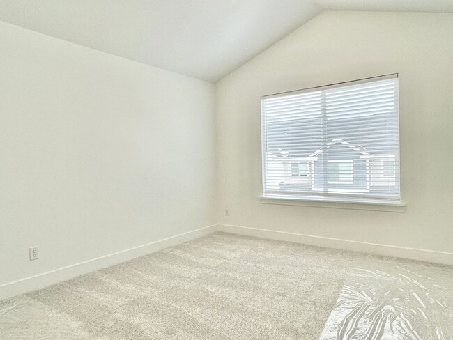 Building Photo - Gorgeous Townhome at Mountain Ridge!