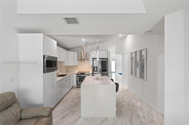 Building Photo - 8842 SW 215th Ln