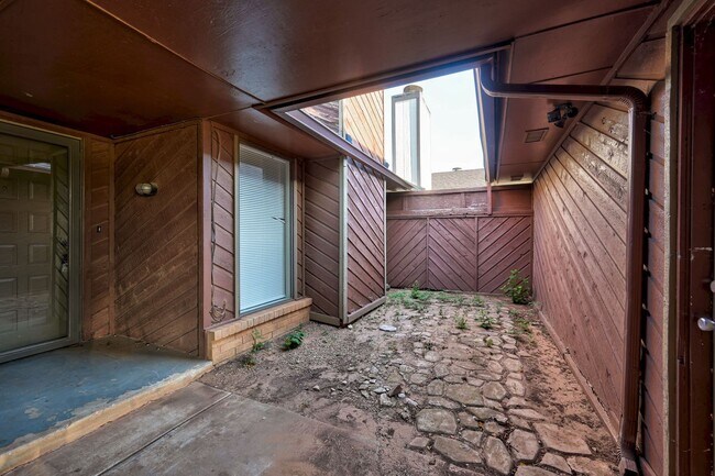 Building Photo - * * * $250 Move-in Special * * * Charming 2-Bedroom / 2-Bathroom Retreat! * * * $250 Move-in Spec...