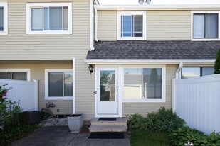 Building Photo - 609 Longfellow Dr