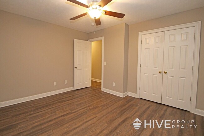 Building Photo - Welcome to your "home sweet home," perfectly situated just a few blocks from the heart of charmin...