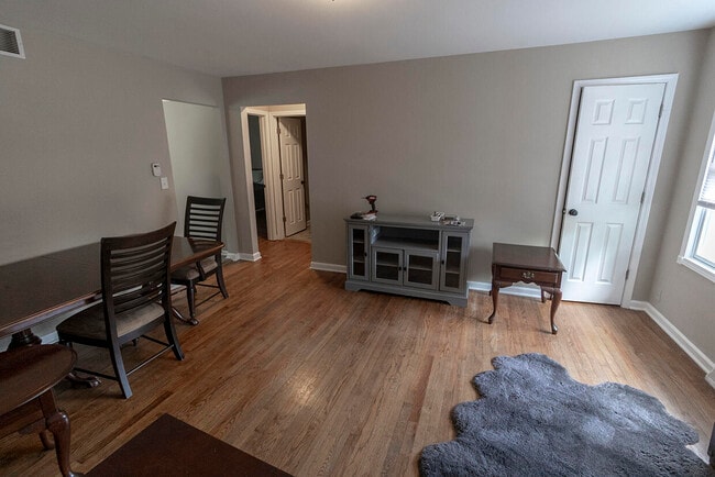 Building Photo - 103 N Garth Ave