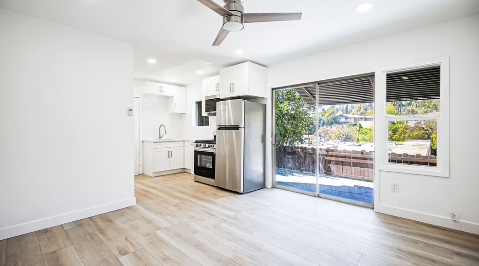 Primary Photo - 2065 Ivar Ave