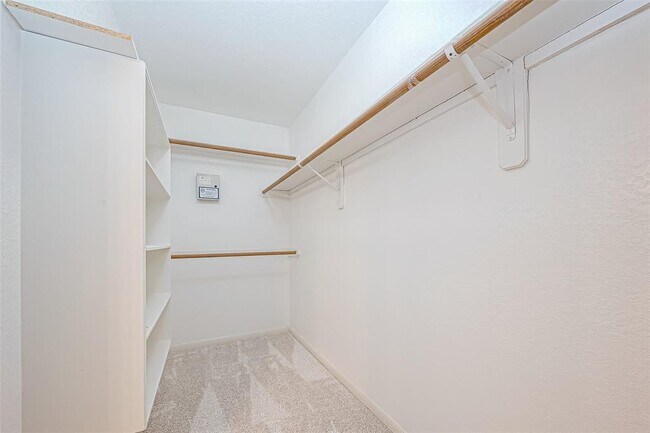 Building Photo - 3655 Heritage Colony Dr