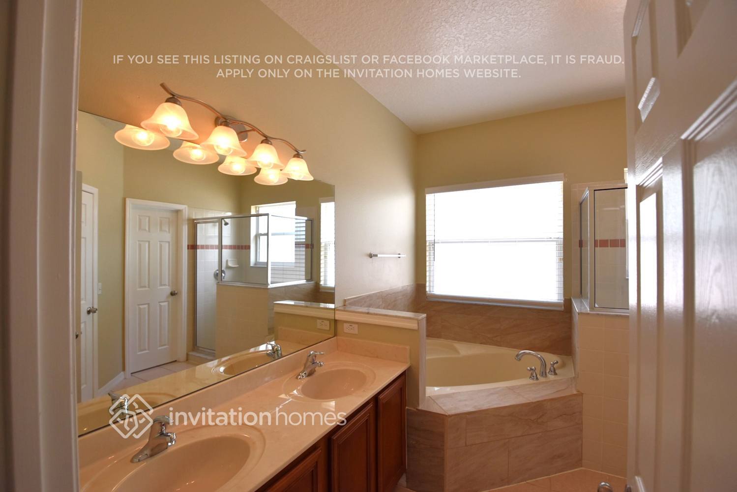 Building Photo - 2509 Calla Lily Cove