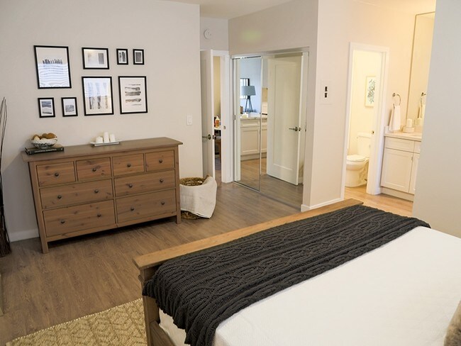 Building Photo - 16635 Yukon Ave