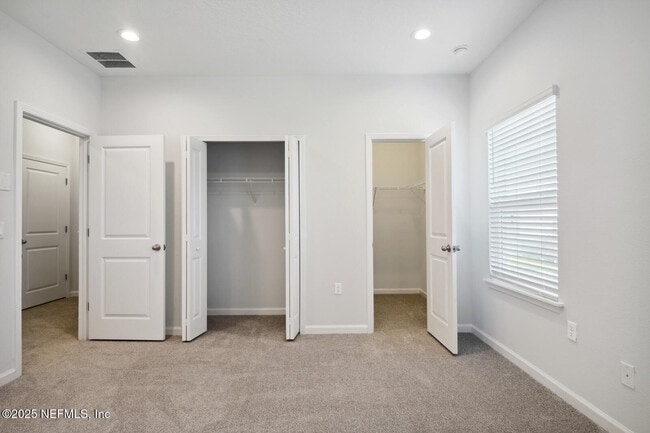Building Photo - 95 Pinebury Ln