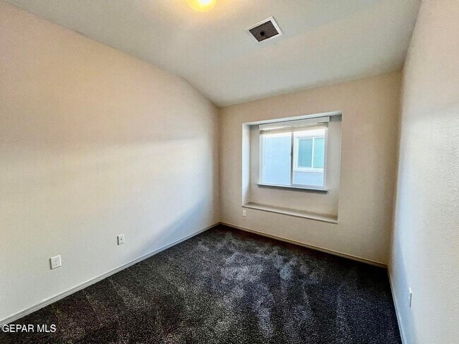 Building Photo - 10148 Red Vly