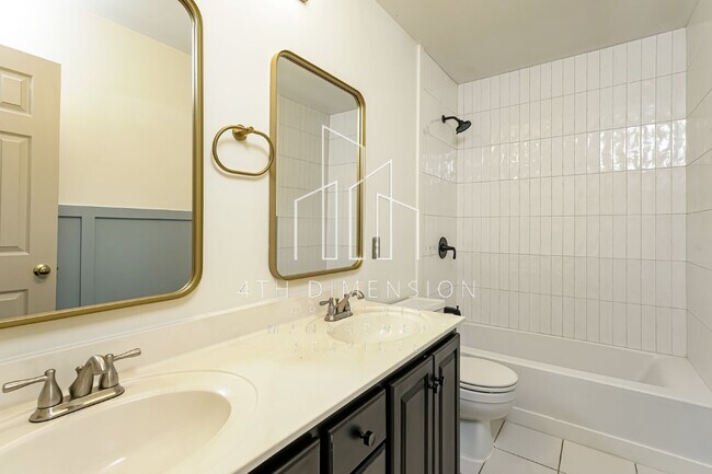 Building Photo - Charming 3-Bedroom Home with 2 Full Baths ...