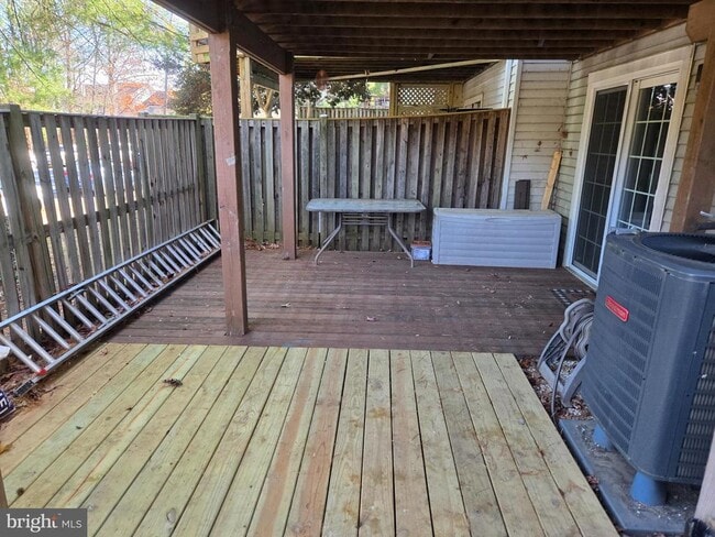 Building Photo - 5922 Annaberg Pl