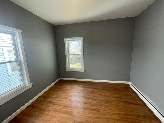 Building Photo - 77 Fox St