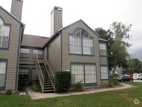 Building Photo - 3 BEDROOMS W/2 FULL BATHS, 2nd FLOOR UNIT