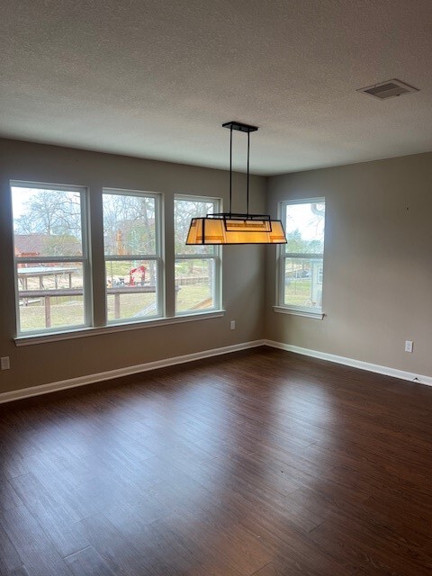 Building Photo - 411 Resort Dr