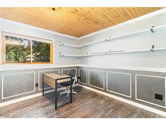 Building Photo - 8345 Grace Ct