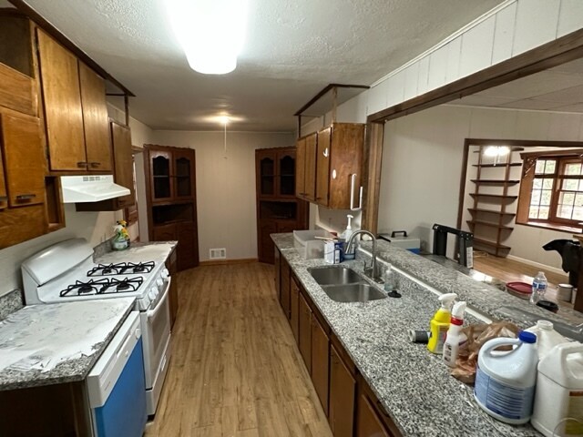 Building Photo - 4545 Hendrix Dr