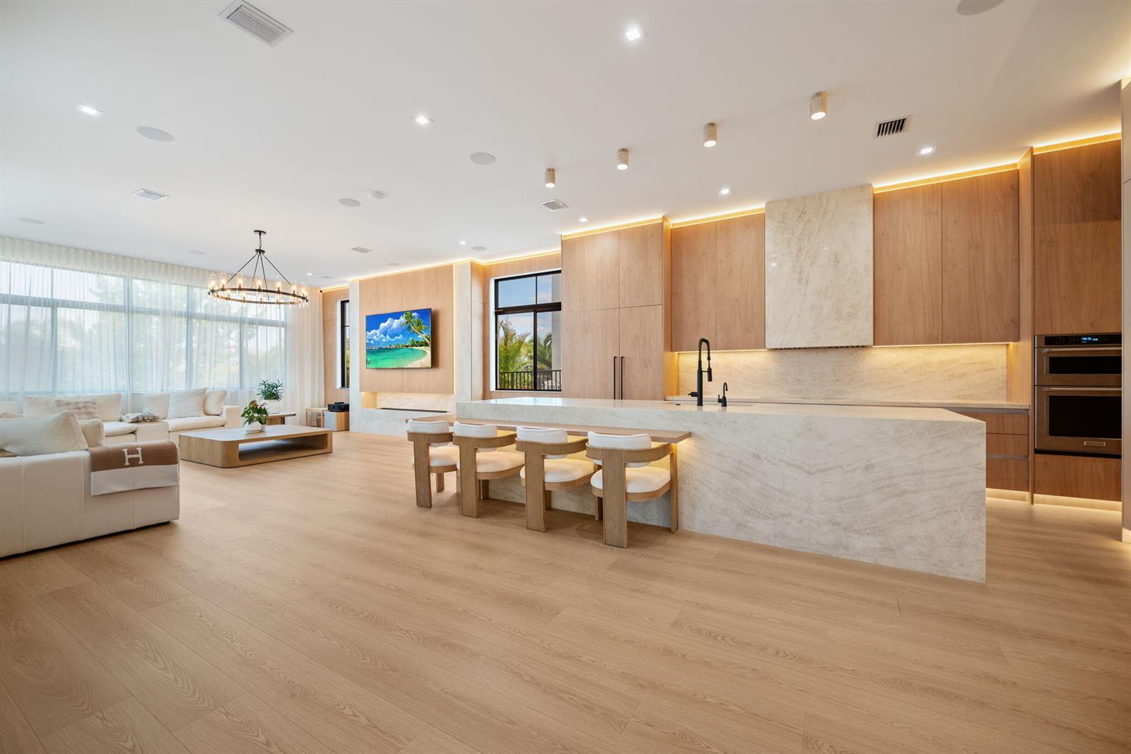 Building Photo - 5735 SW 104th Ter