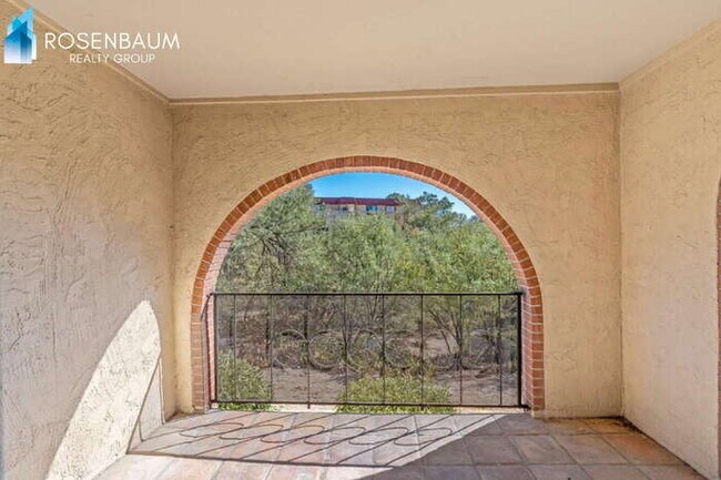 Building Photo - Charming 1-bed, 1-bath second-floor condo unit in the Barcelona Manor Condominiums!