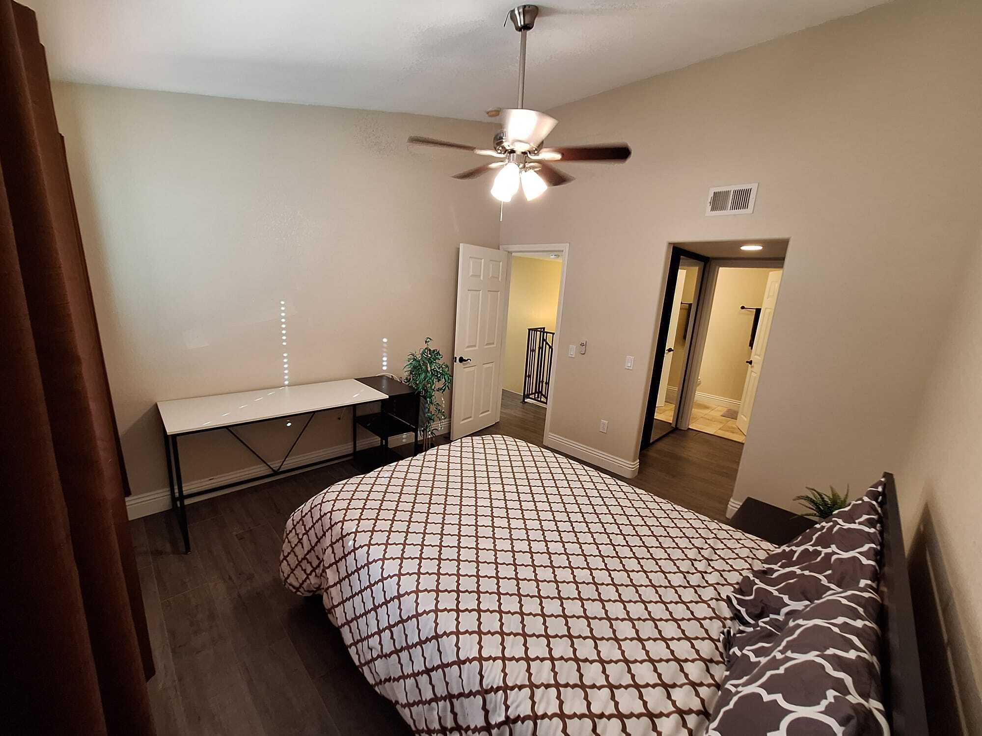 Building Photo - 3989 Nobel Dr