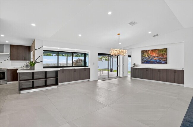 Building Photo - 20833 Sonrisa Way