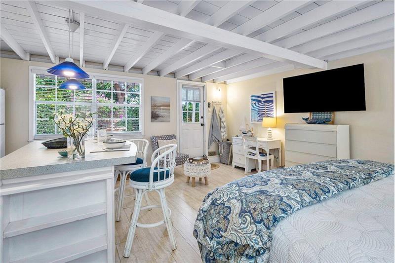 Building Photo - 521 N Swinton Ave