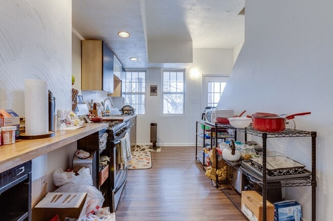 Building Photo - 2013.5 Gregory St