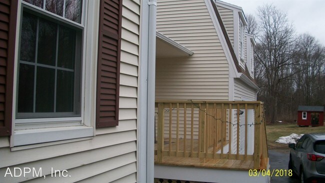 Building Photo - 2 br, 1.5 bath House - 234 Main St. #1