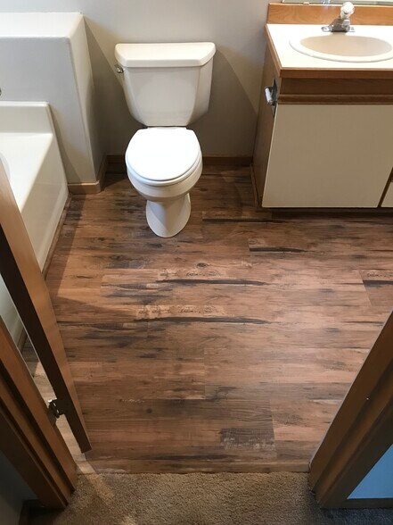 new wood floors - 1050 NE Butler Market Rd