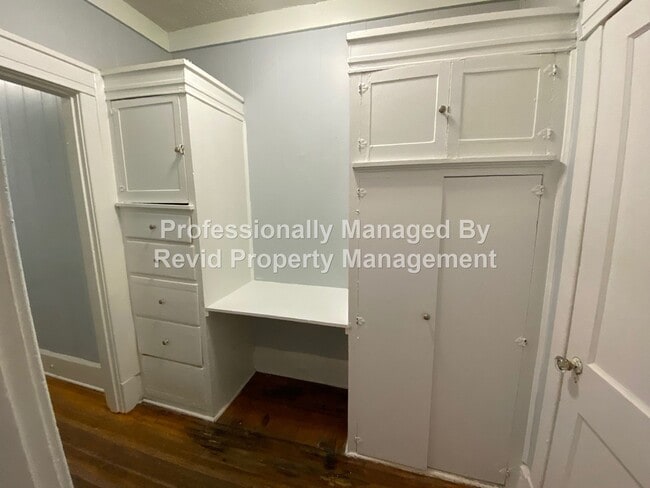 Building Photo - The Gables at Auburndale!