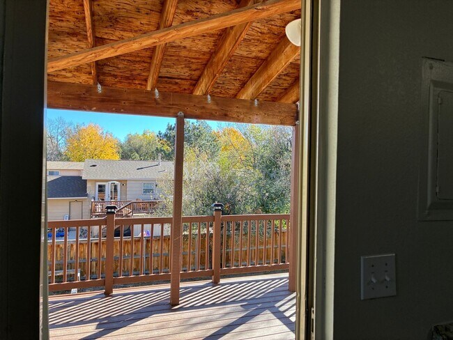 Building Photo - 1125 Peterson Rd