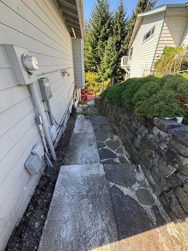 Building Photo - TRA3106