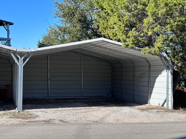 Building Photo - 1 Bedroom - Downstairs Duplex in Canyon Lake - Hill Country Views