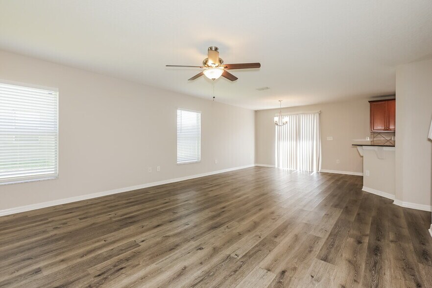 Building Photo - 9540 Simeon Dr