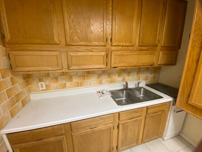 Building Photo - Beautiful 3 Bedroom Home in NE Albuquerque