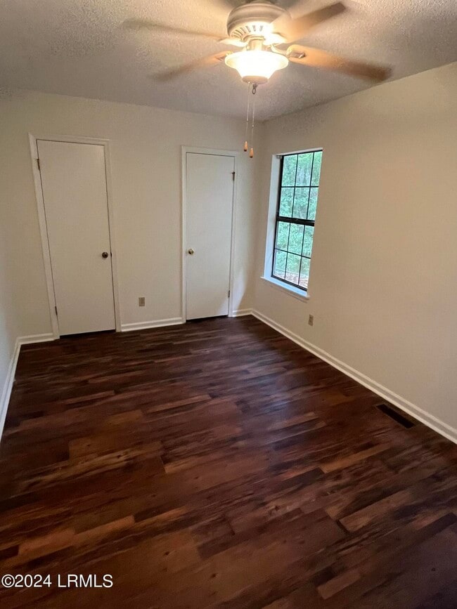 Building Photo - 701 Island Pines