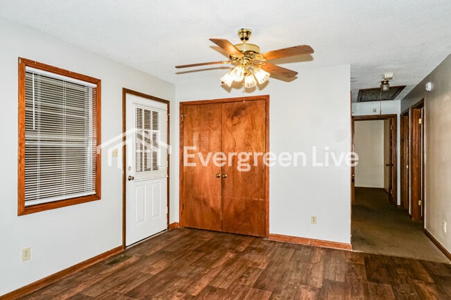 Building Photo - 1107 Highland St