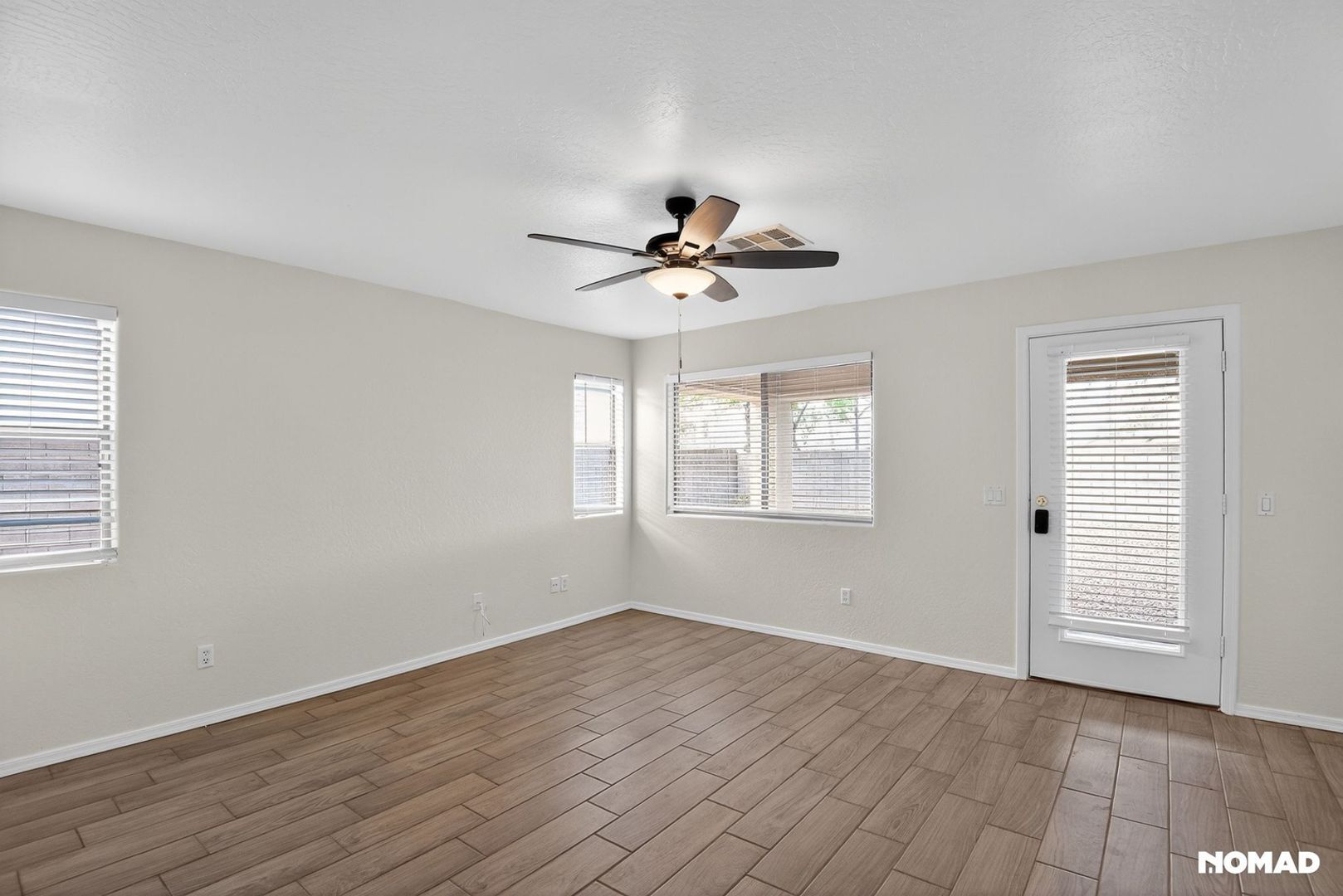 Building Photo - 7118 N 77th Dr