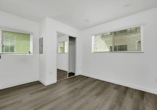 Building Photo - 1885 W 20th St