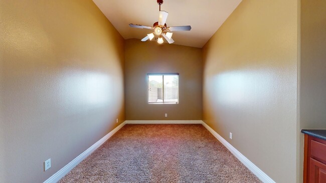 Building Photo - One Story Home Near Beautiful Mountain's Edge Community