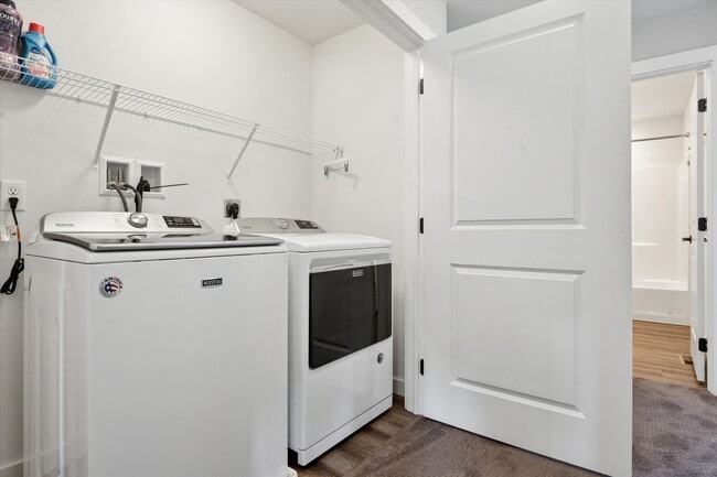 Building Photo - Available Immediately – 4 Bedroom, 2.5 Bat...