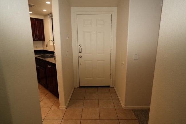 Building Photo - 4925 E Desert Cove Ave