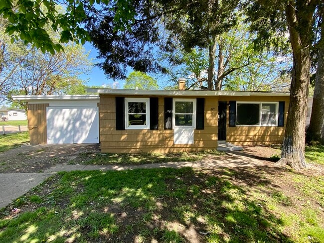 Primary Photo - 619 Plum St