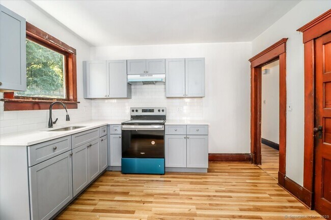 Building Photo - 130 Wellsville Ave