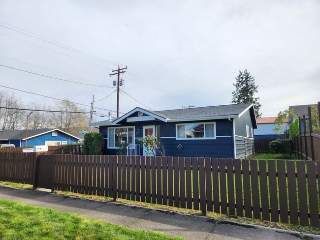 Building Photo - 708 Virginia St