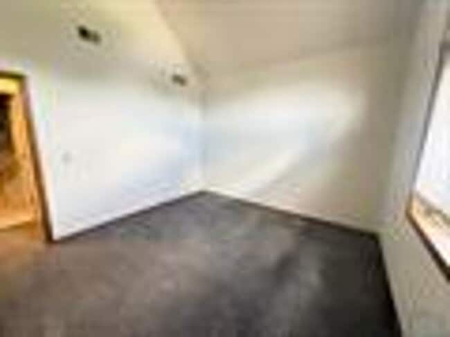 Building Photo - One of a kind 3 Bedroom 4 Bathroom Home next to the Meadows Park in Dakota Dunes SD!